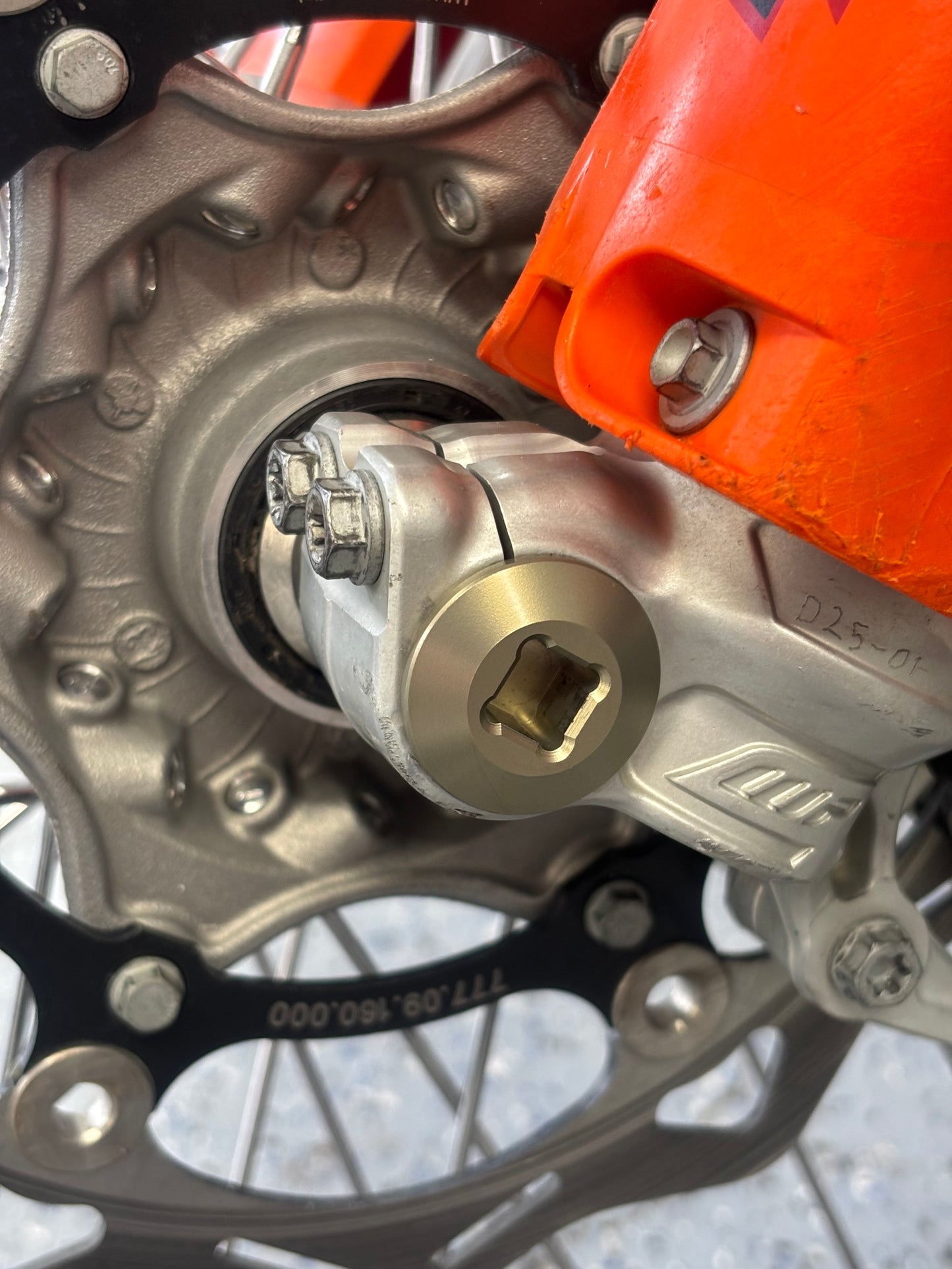DEVCO - Front axle nut