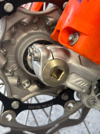 DEVCO - Front axle nut