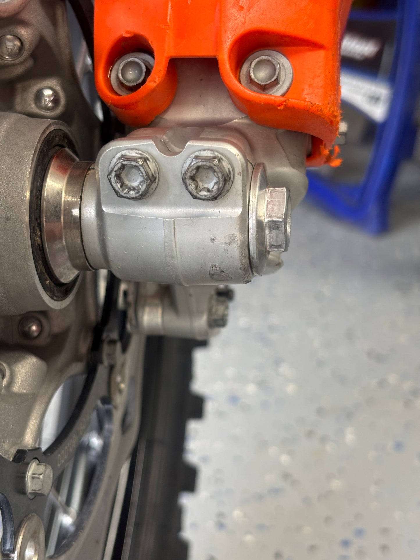 DEVCO - Front axle nut